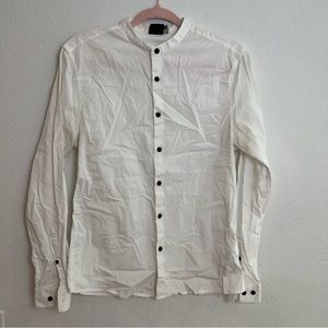 ASOS women’s white button down size M